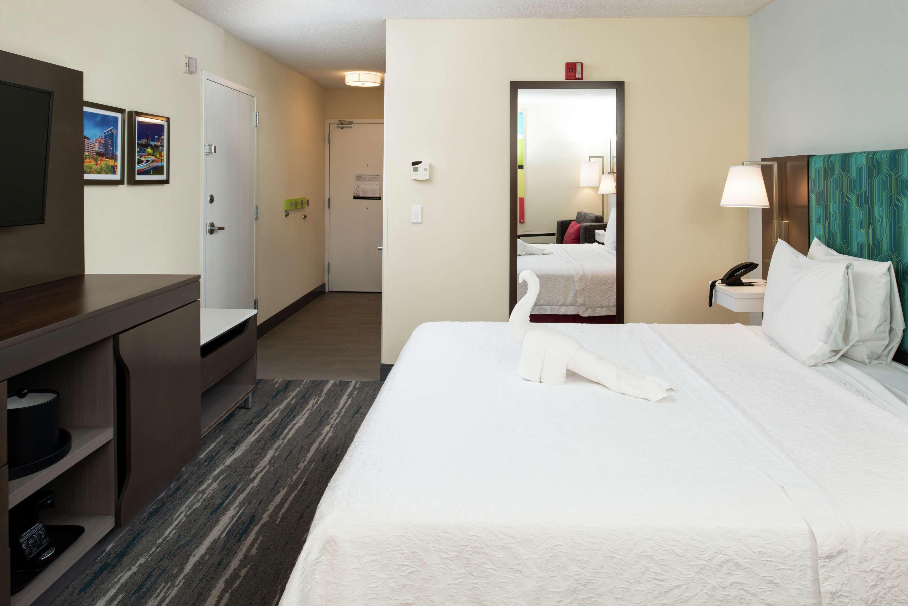 Hampton Inn Greensboro Airport Zewnętrze zdjęcie