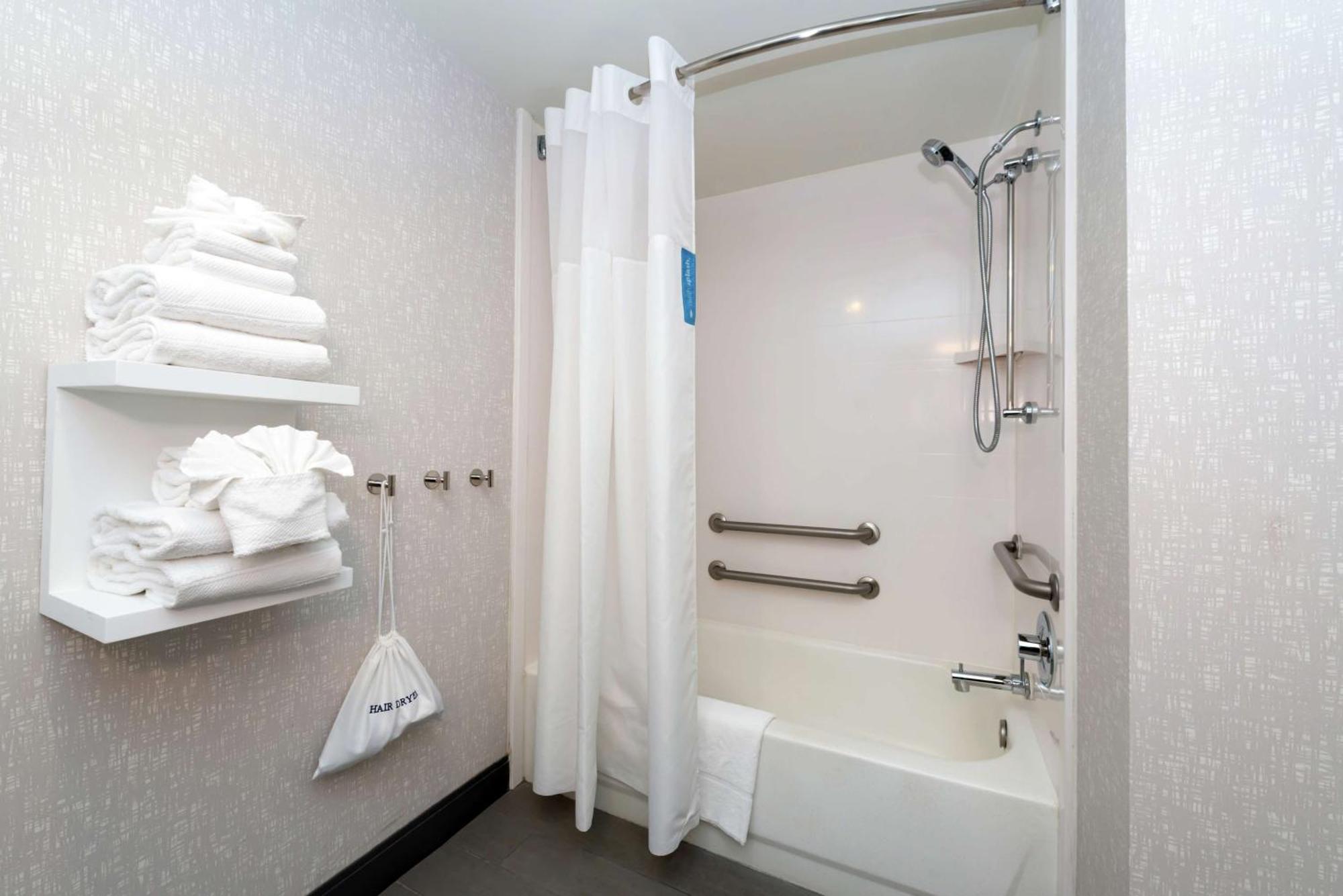 Hampton Inn Greensboro Airport Zewnętrze zdjęcie